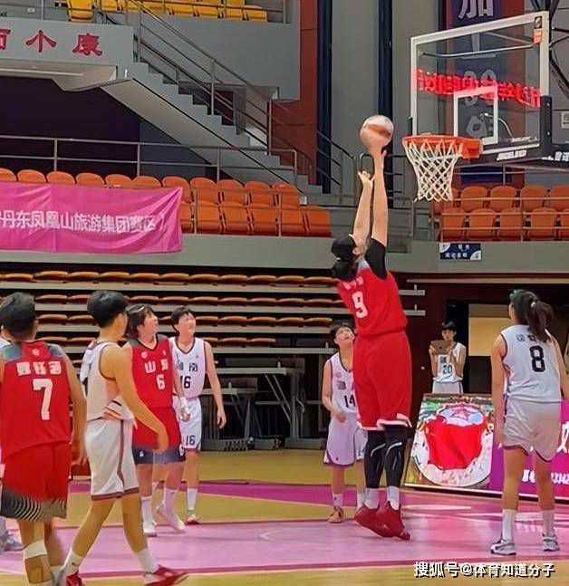 专家推荐【夏长生】足球16中13 带来下午两场澳超精选：阿德莱德联vs布里斯班狮吼+西悉尼流浪者vs墨尔本胜利【雅典娜解球】足球8中7 带来晚间意甲赛事：弗洛西诺尼vs都灵【易球胜】足球4连红 带来晚间德甲焦点战：斯图加特vs勒沃库森今日热点赛事今日下午，澳超迎来两场焦点战对决：阿德莱德联vs布里斯班狮吼+西悉尼流浪者vs墨尔本胜利。